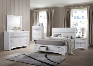 Traditional Matrix Queen Size Storage Bed in White made with Wood